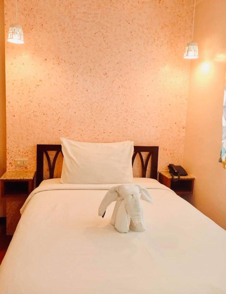 Tinhat Halal حلال Certified Boutique Hotel And Restaurant Davao City Esterno foto