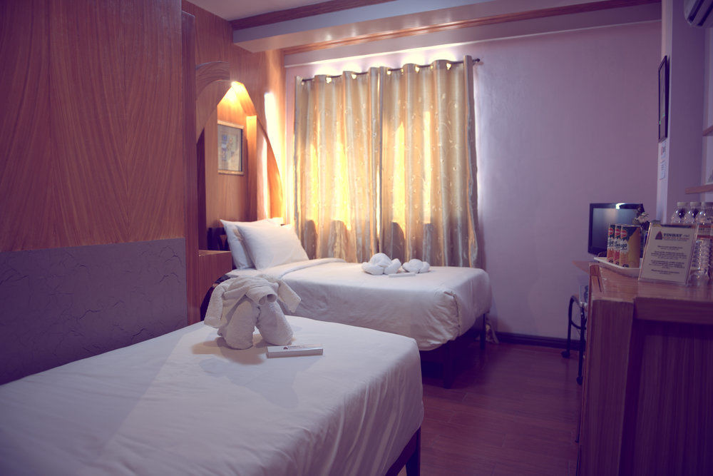 Tinhat Halal حلال Certified Boutique Hotel And Restaurant Davao City Esterno foto