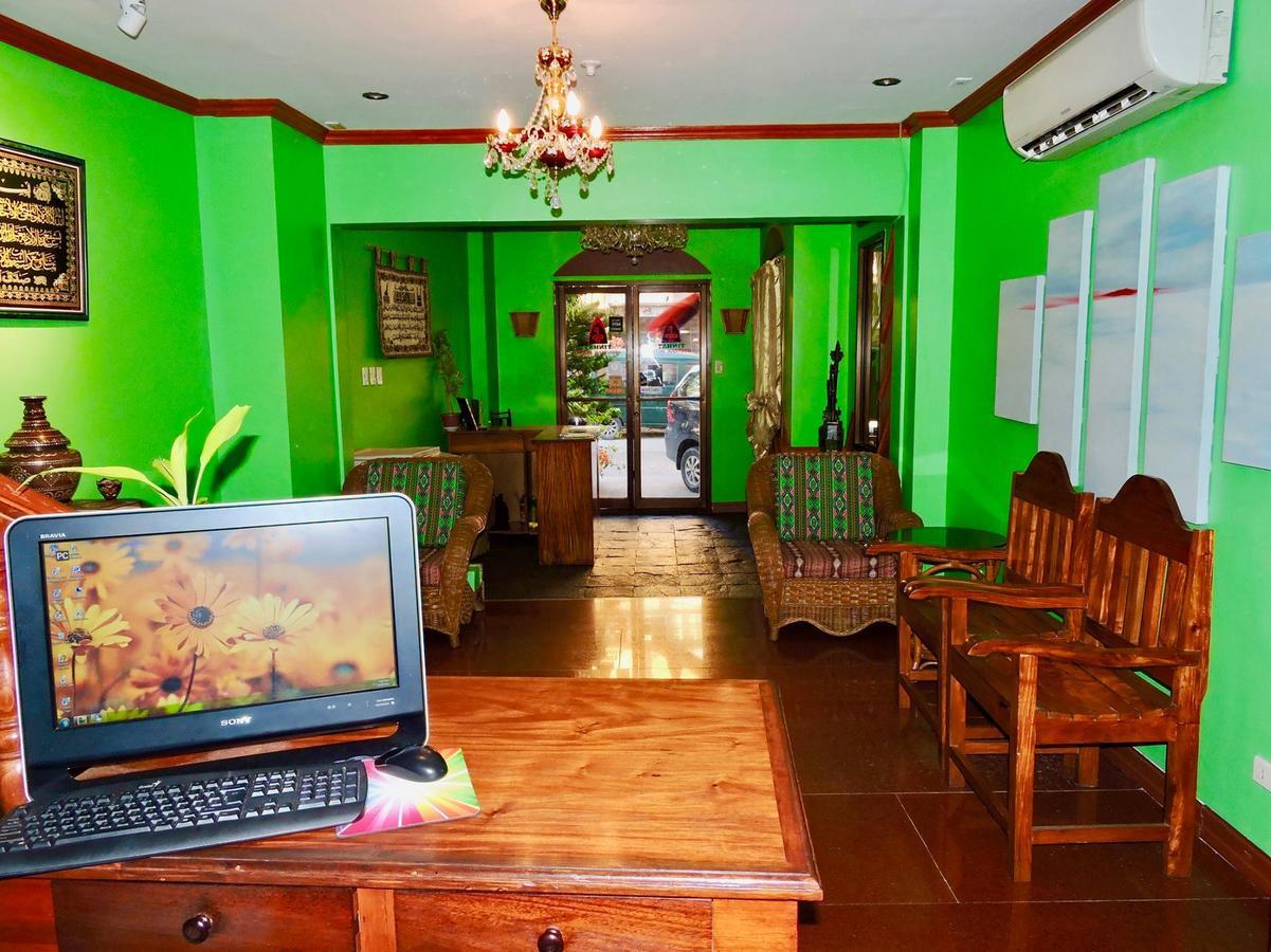 Tinhat Halal حلال Certified Boutique Hotel And Restaurant Davao City Esterno foto