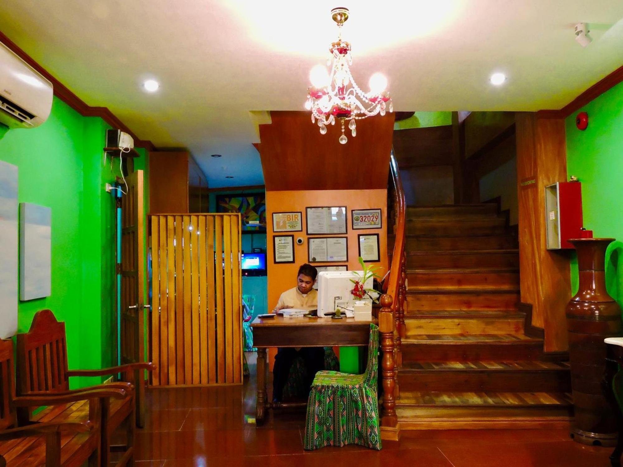 Tinhat Halal حلال Certified Boutique Hotel And Restaurant Davao City Esterno foto