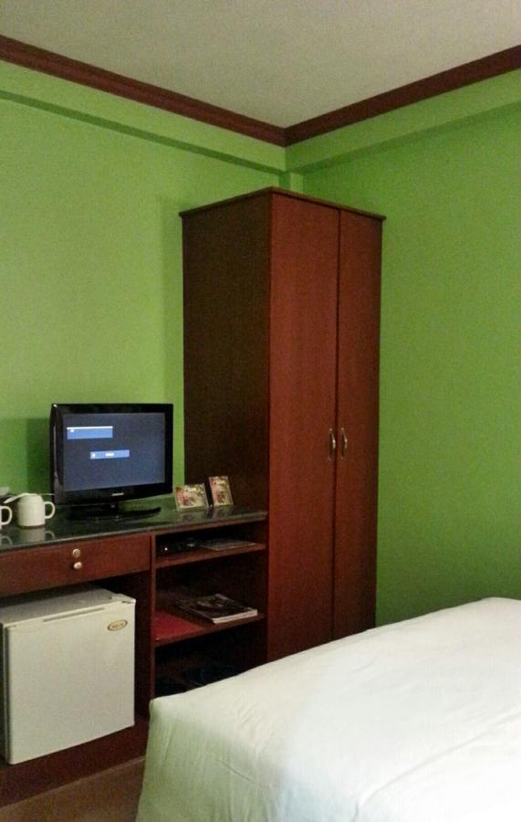 Tinhat Halal حلال Certified Boutique Hotel And Restaurant Davao City Esterno foto