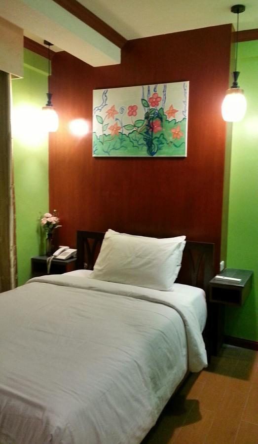 Tinhat Halal حلال Certified Boutique Hotel And Restaurant Davao City Esterno foto