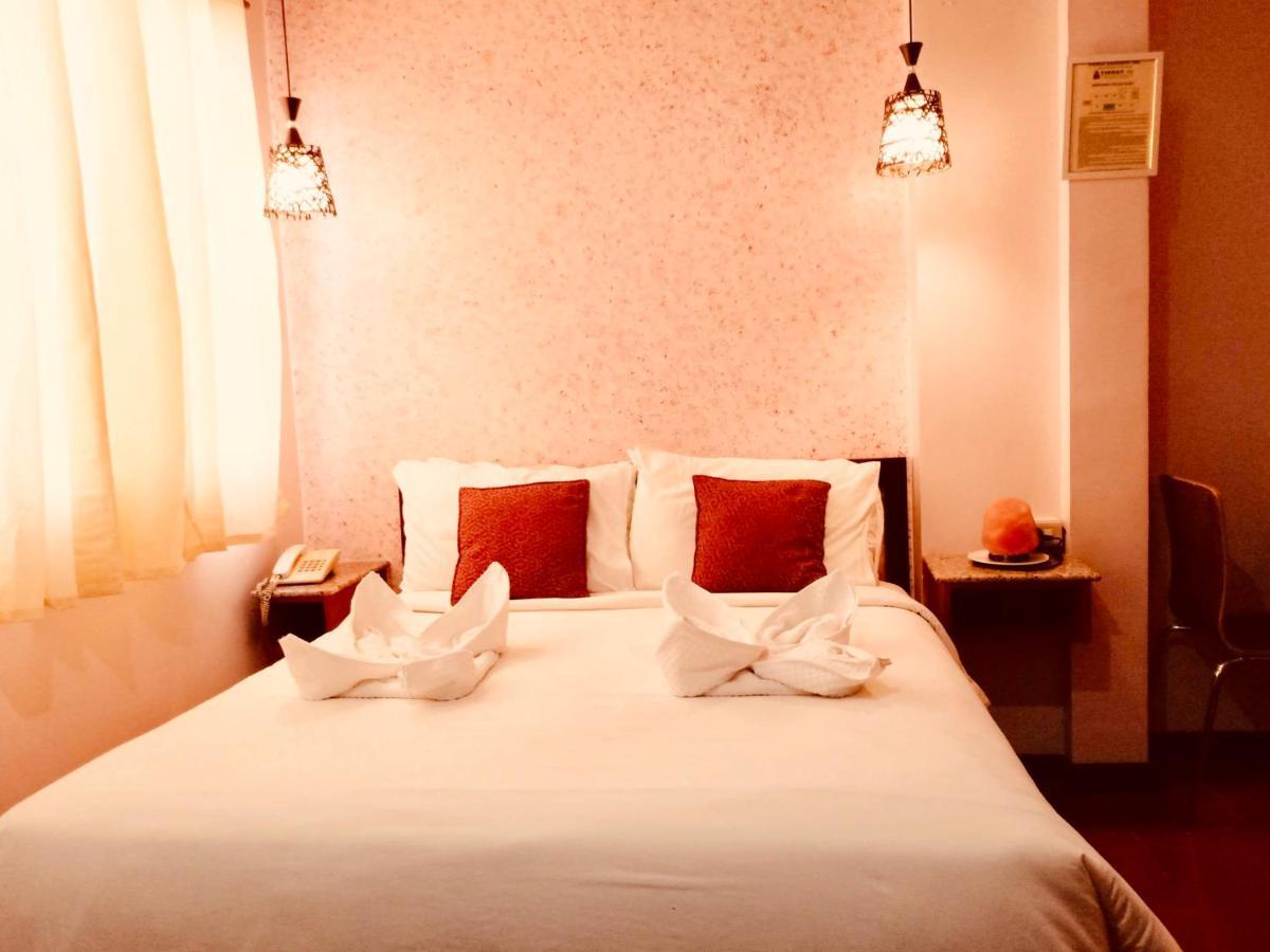 Tinhat Halal حلال Certified Boutique Hotel And Restaurant Davao City Esterno foto
