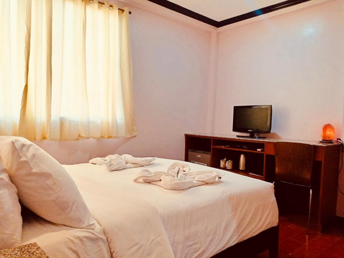 Tinhat Halal حلال Certified Boutique Hotel And Restaurant Davao City Esterno foto