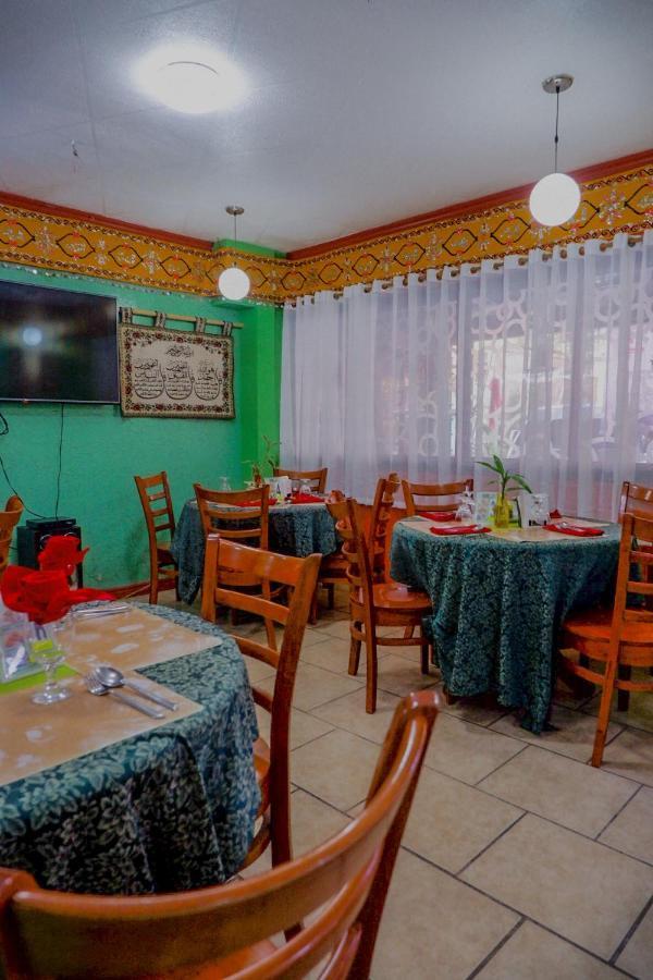 Tinhat Halal حلال Certified Boutique Hotel And Restaurant Davao City Esterno foto